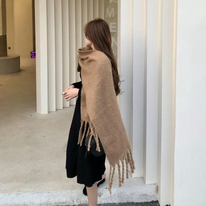 [Korean Style] Acie Chunky Fringed scarf