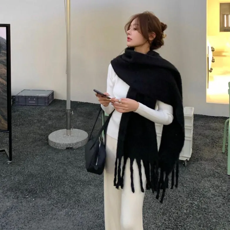 [Korean Style] Acie Chunky Fringed scarf