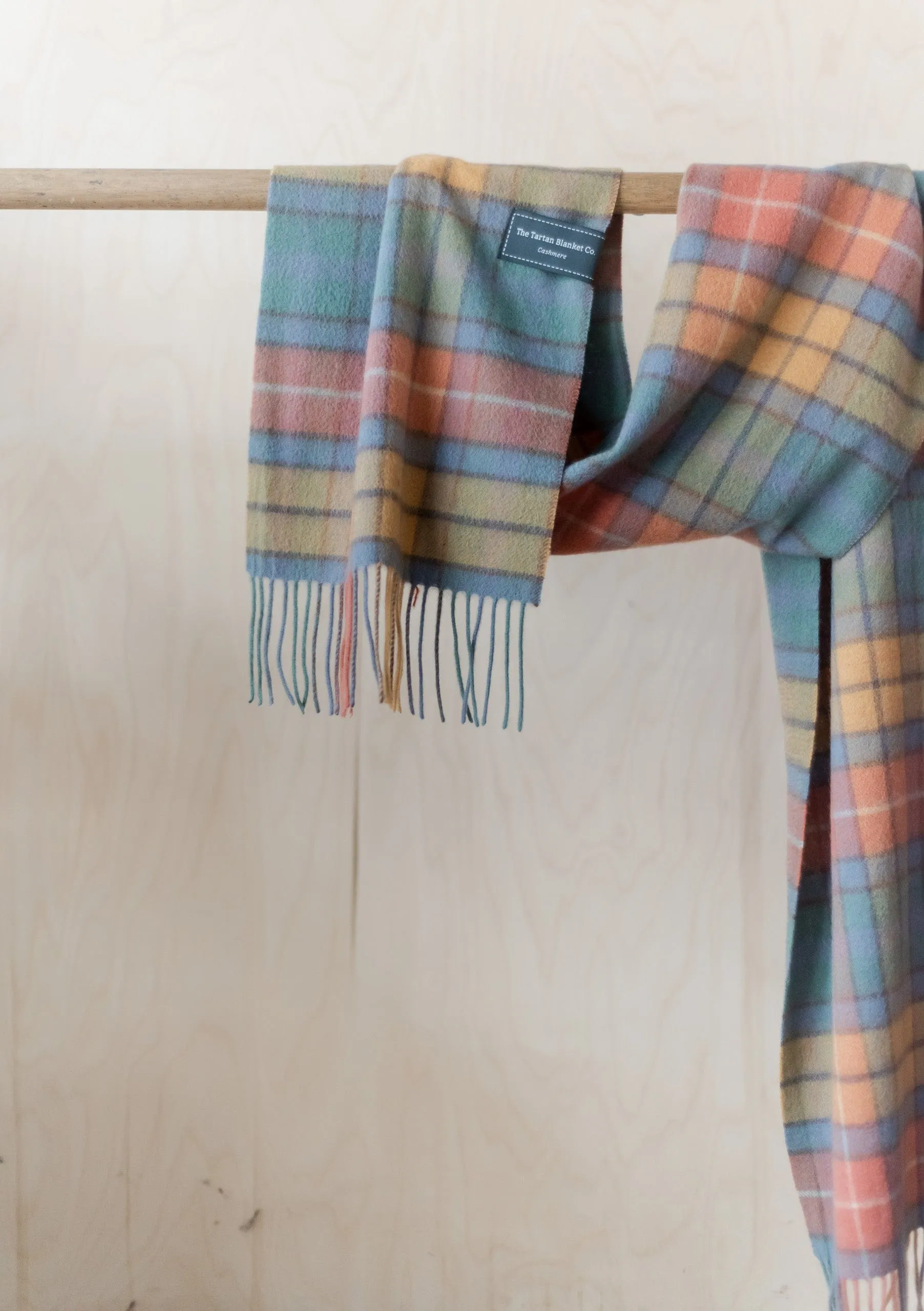 Men's Cashmere Scarf in Buchanan Antique Tartan